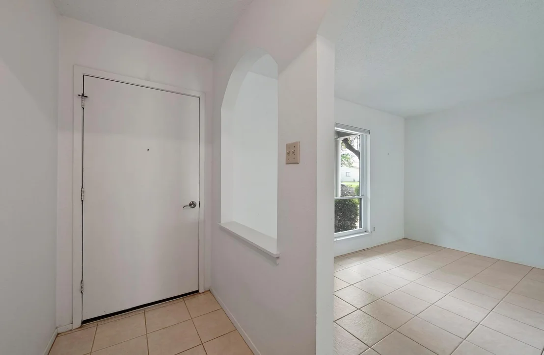 Photo of 2006 Southern Oaks DR