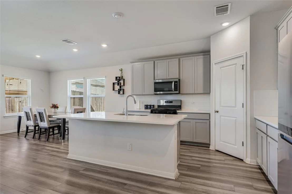 Photo of 406 Grasslands TRL