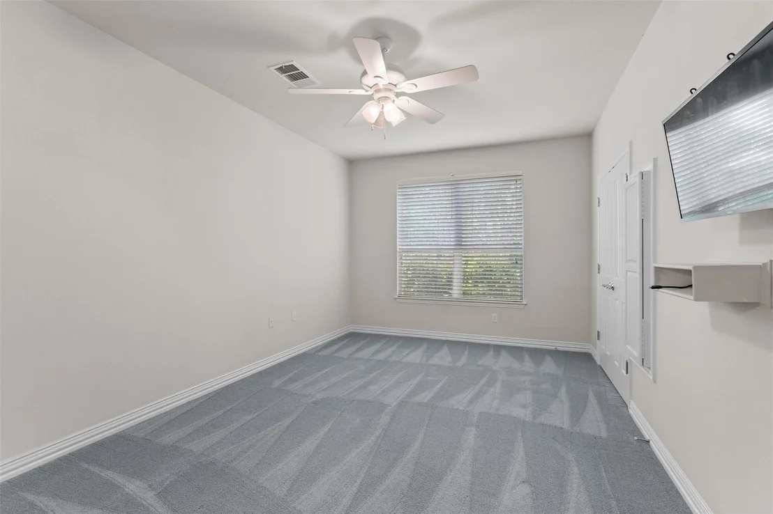 Photo of 106 Angelina CV