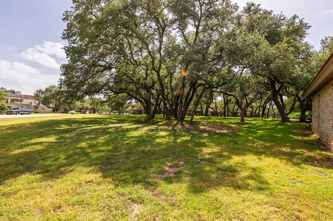 Photo of 103 Crescent Bluff