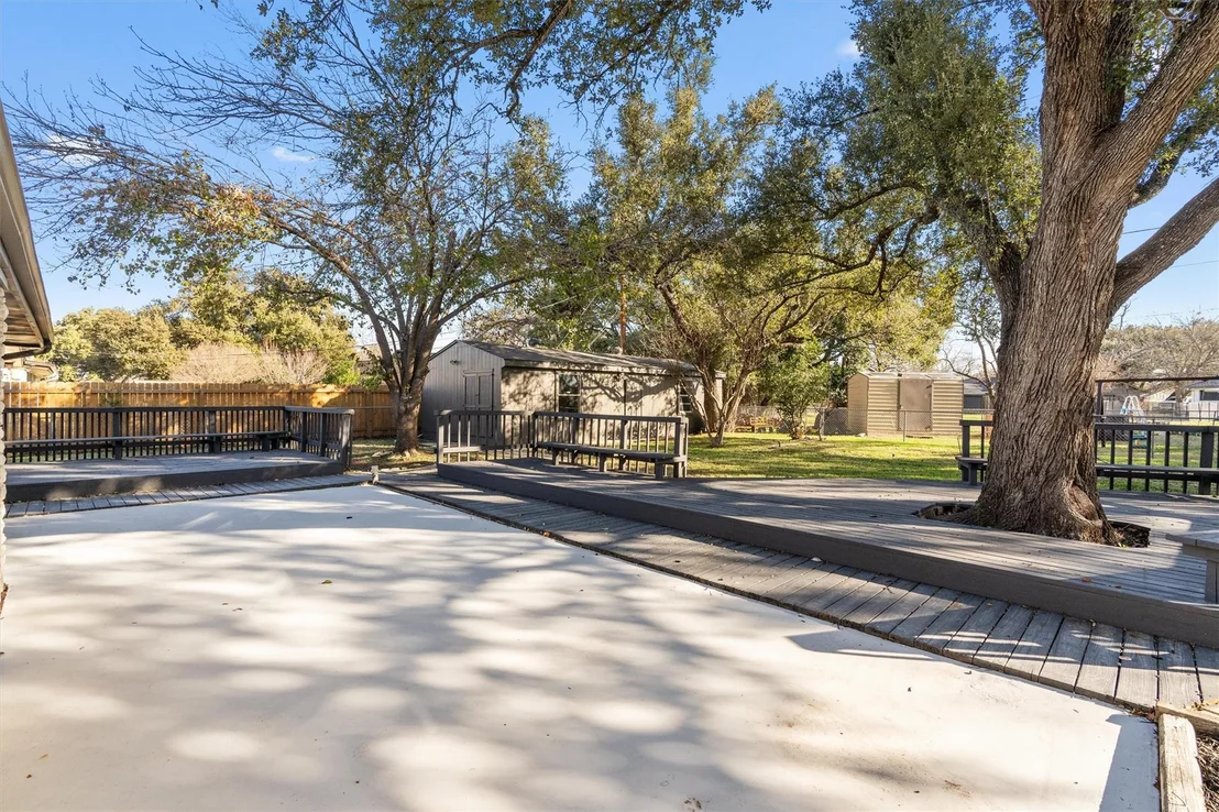 Photo of 1701 Deep Wood DR