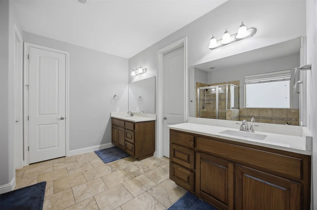Photo of 1016 Winding Way DR