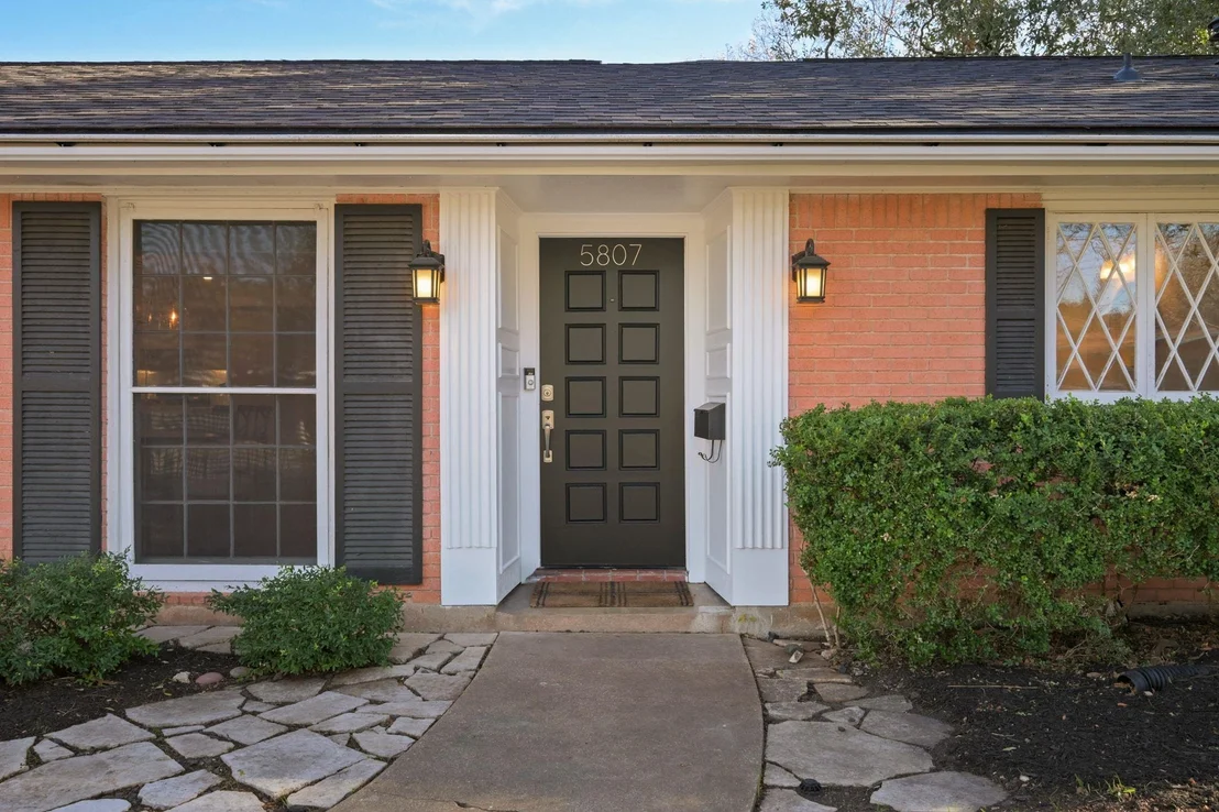 Photo of 5807 Fairlane DR