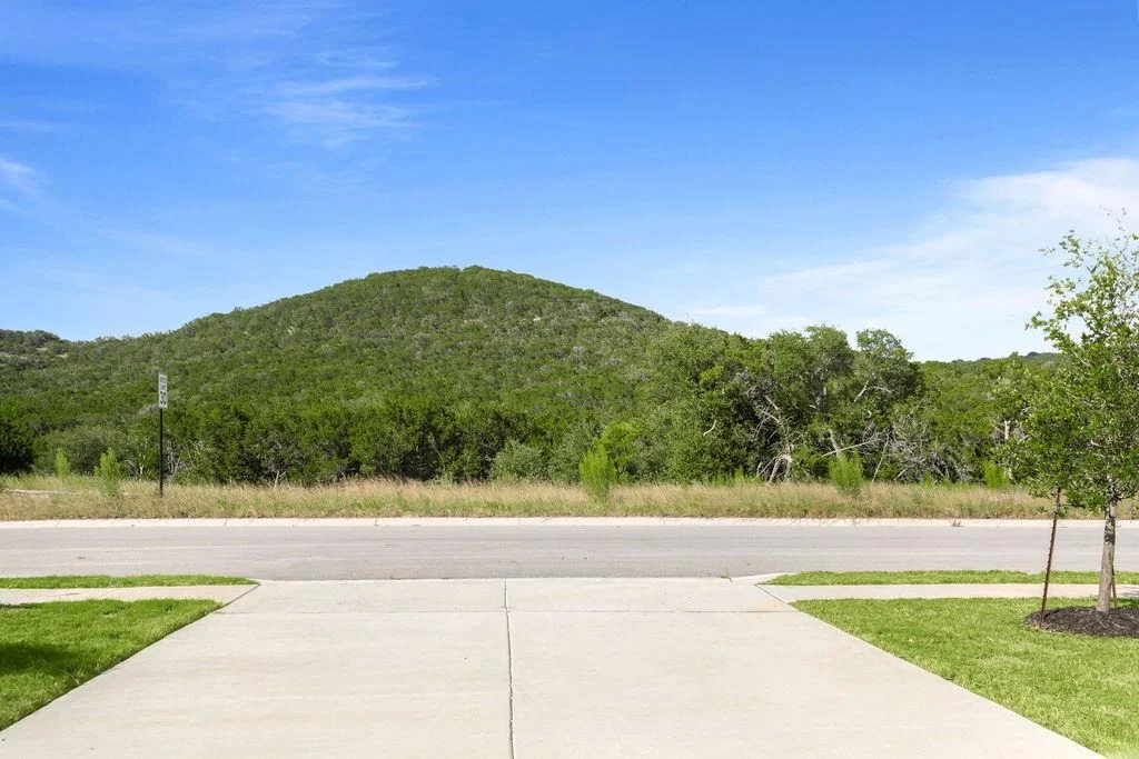 Photo of 8510 Red Bottle Brush RD