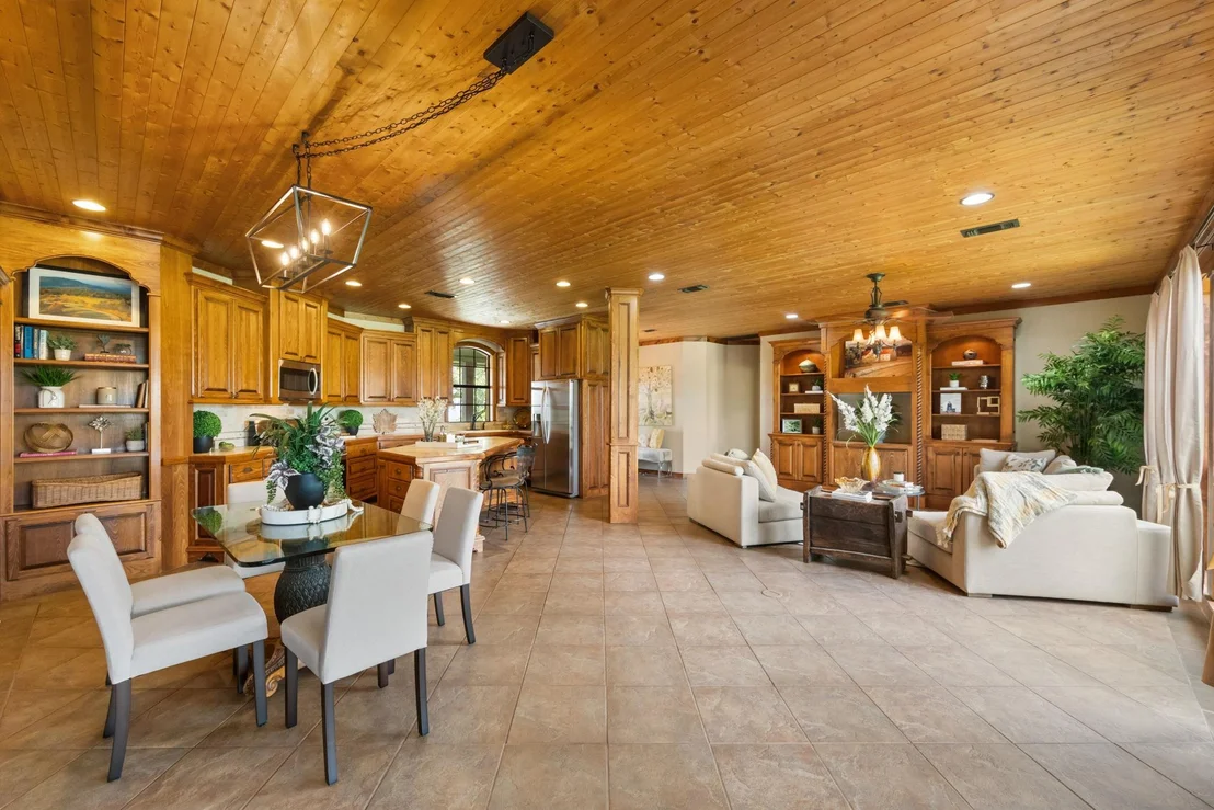 Photo of 544 River View DR