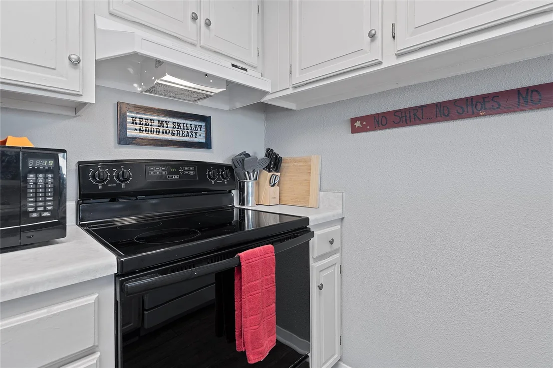 Photo of 111 Comanche PT