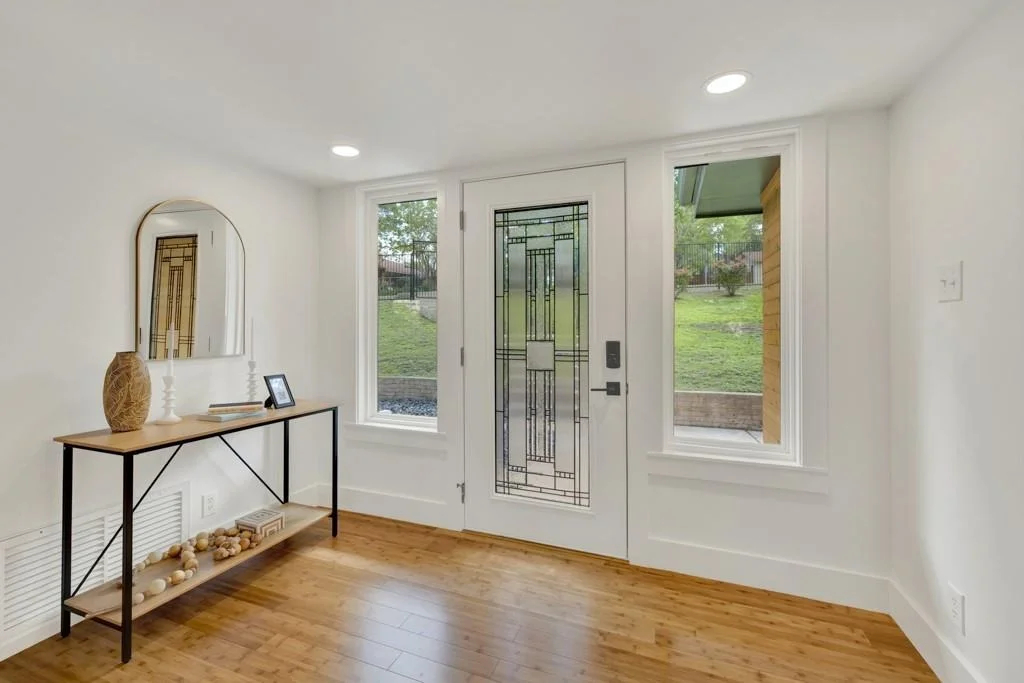Photo of 810 N Loop ST