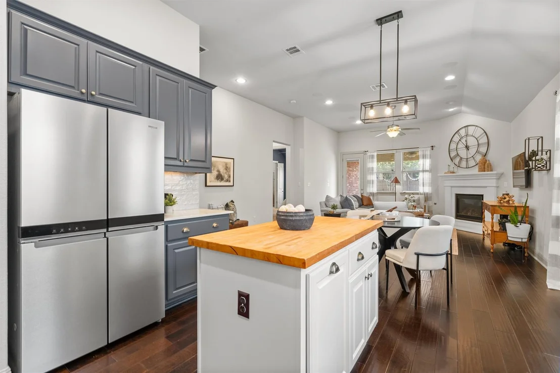 Photo of 2732 Florin CV