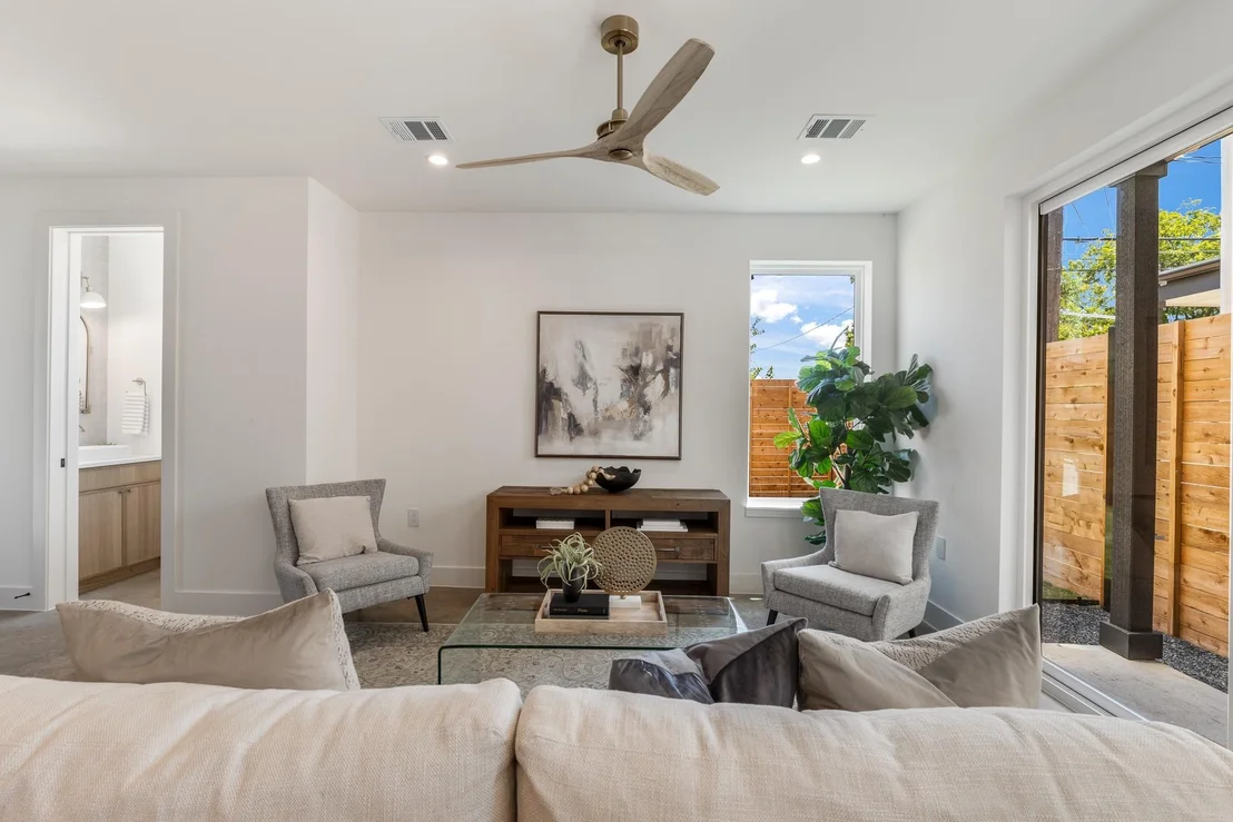 Photo of Unit A at 5108 Harmon Ave