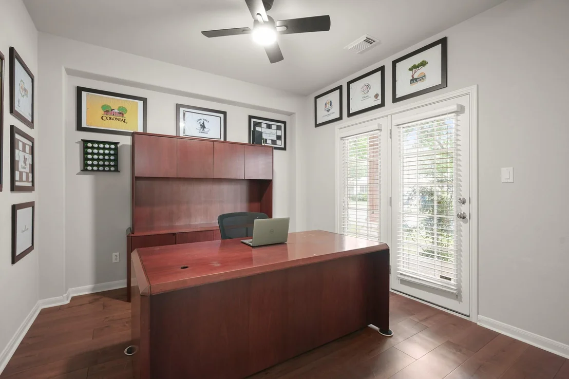Photo of 606 Victoria DR