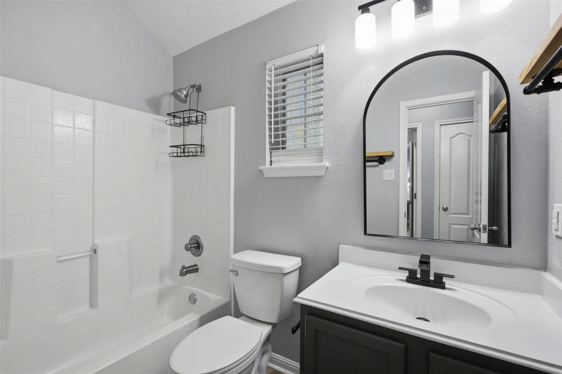 Photo of 1207 Utopia LN