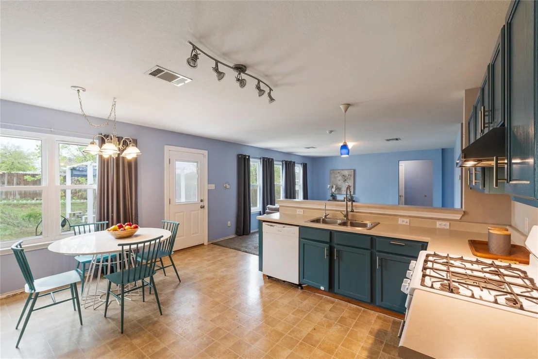 Photo of 1329 Amberwood LOOP