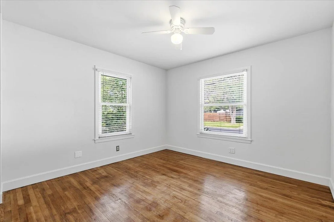 Photo of 5705 Duval ST