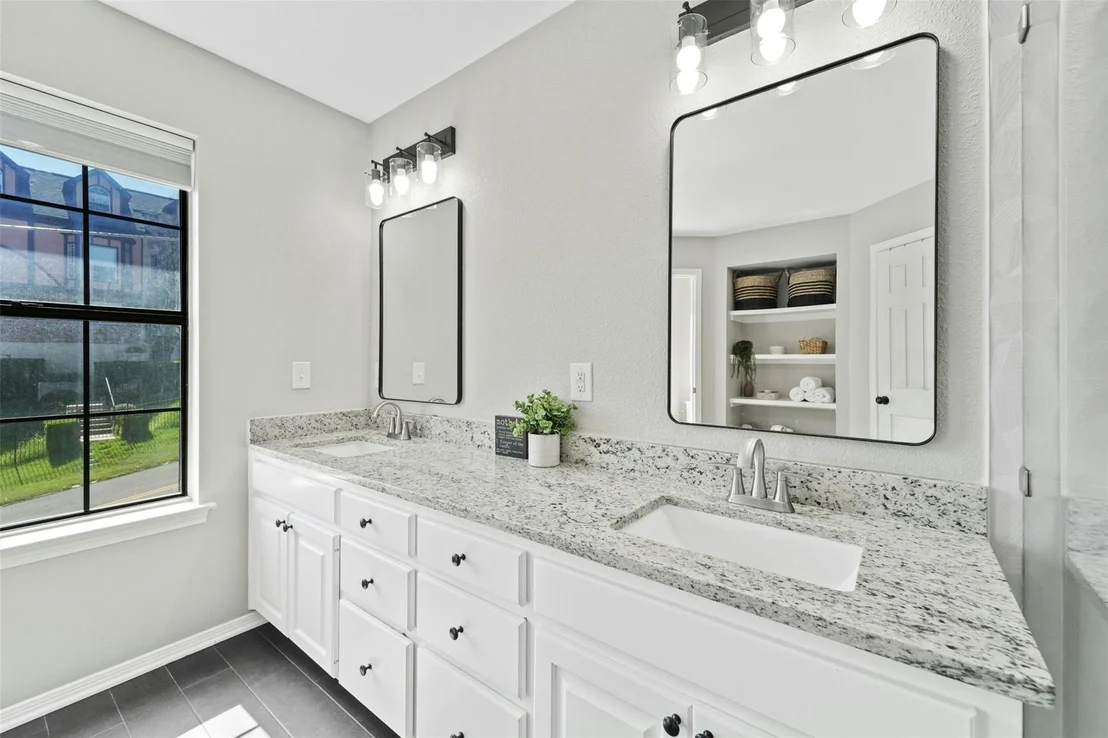 Photo of 21302 High DR