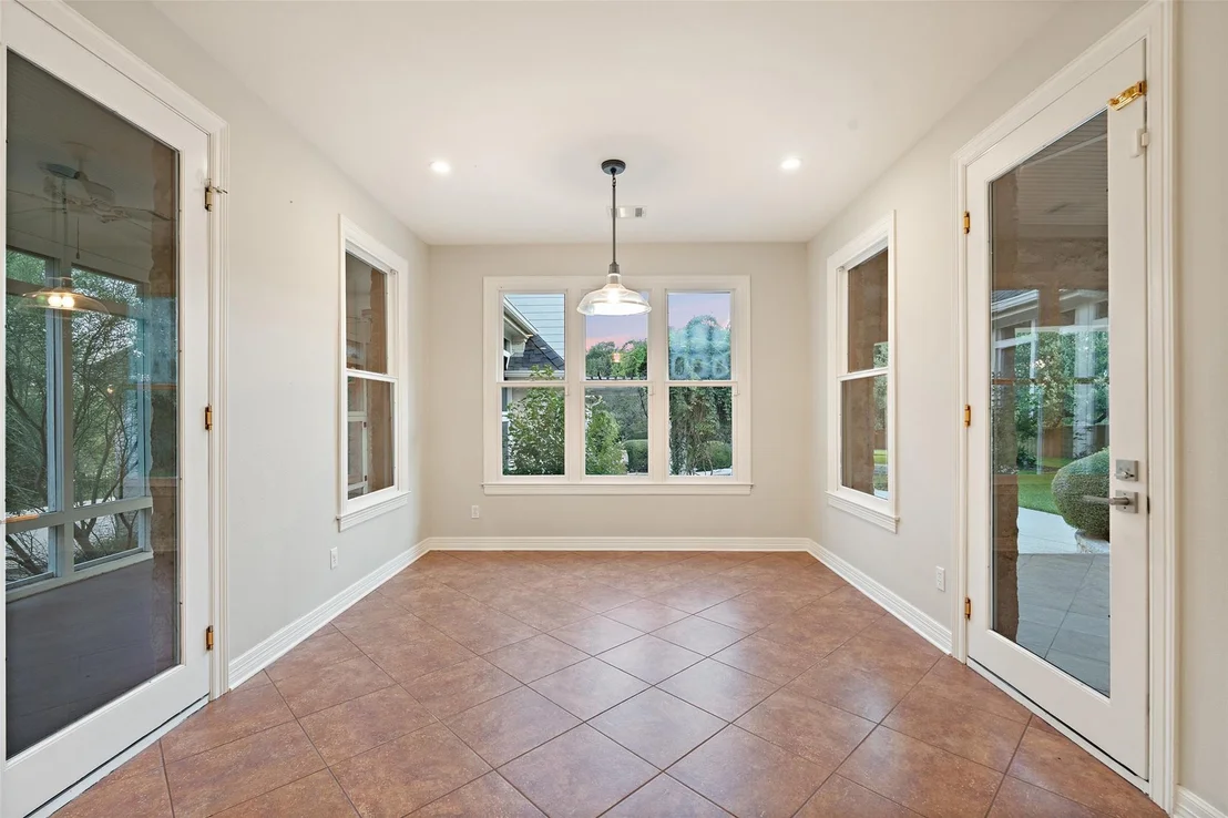 Photo of 127 Roberts CIR