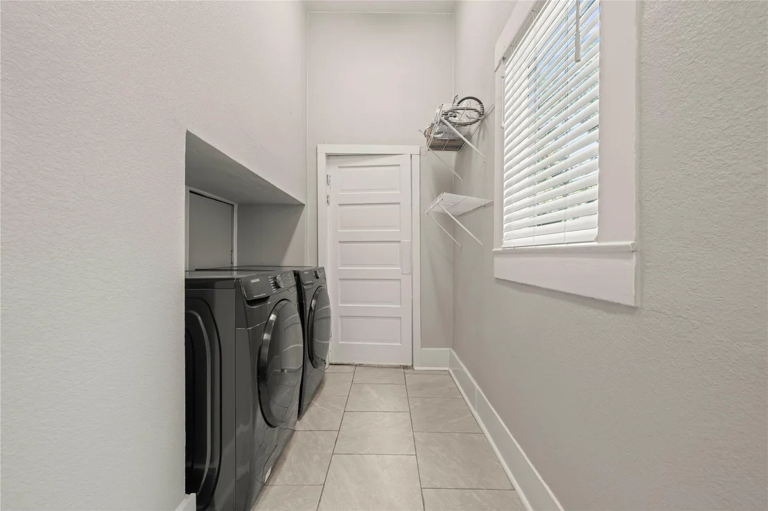 Photo of 803 N 3rd ST