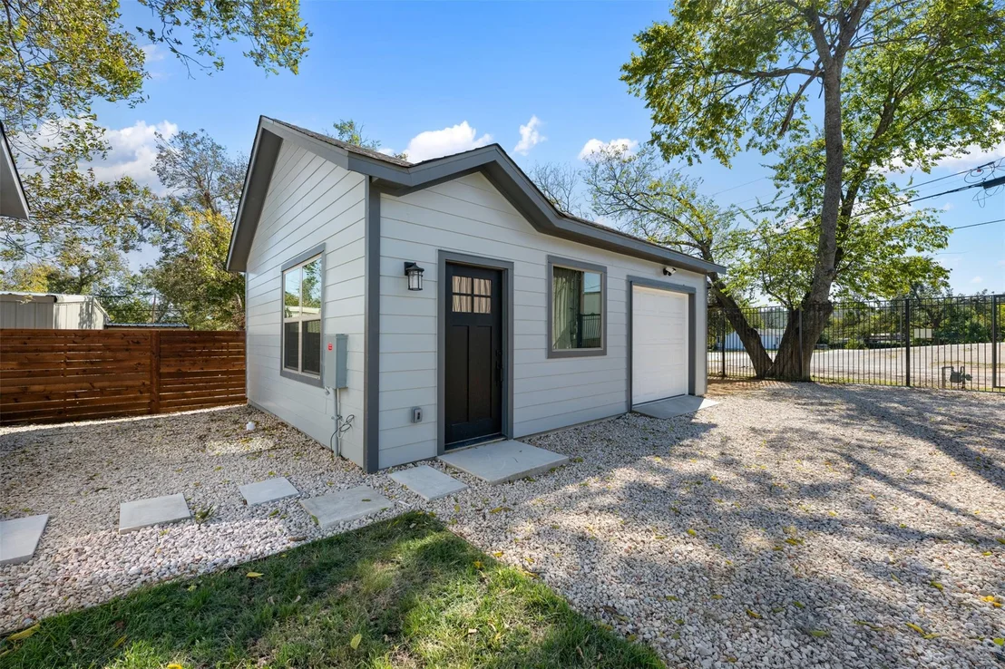 Photo of 1205 W Avenue G