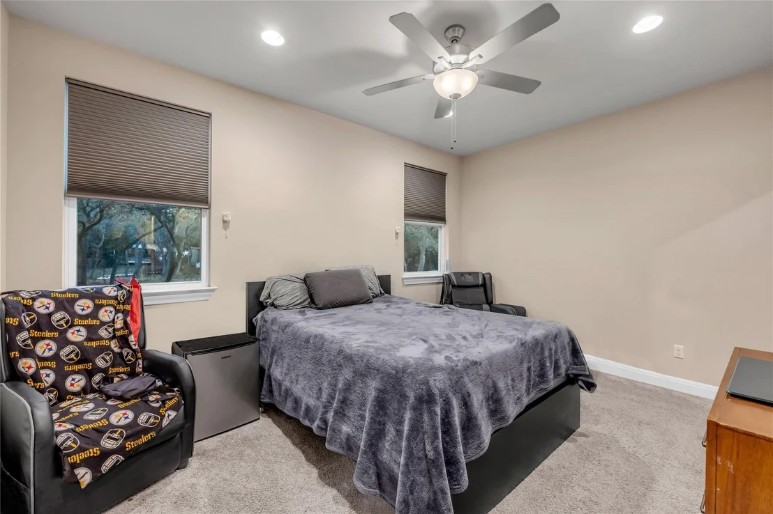 Photo of 904 Central BLVD