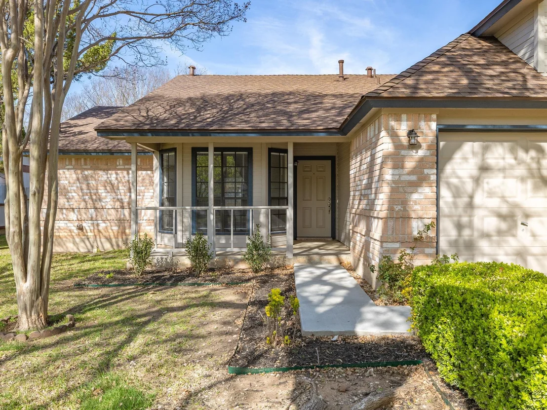 Photo of 1816 Provident LN