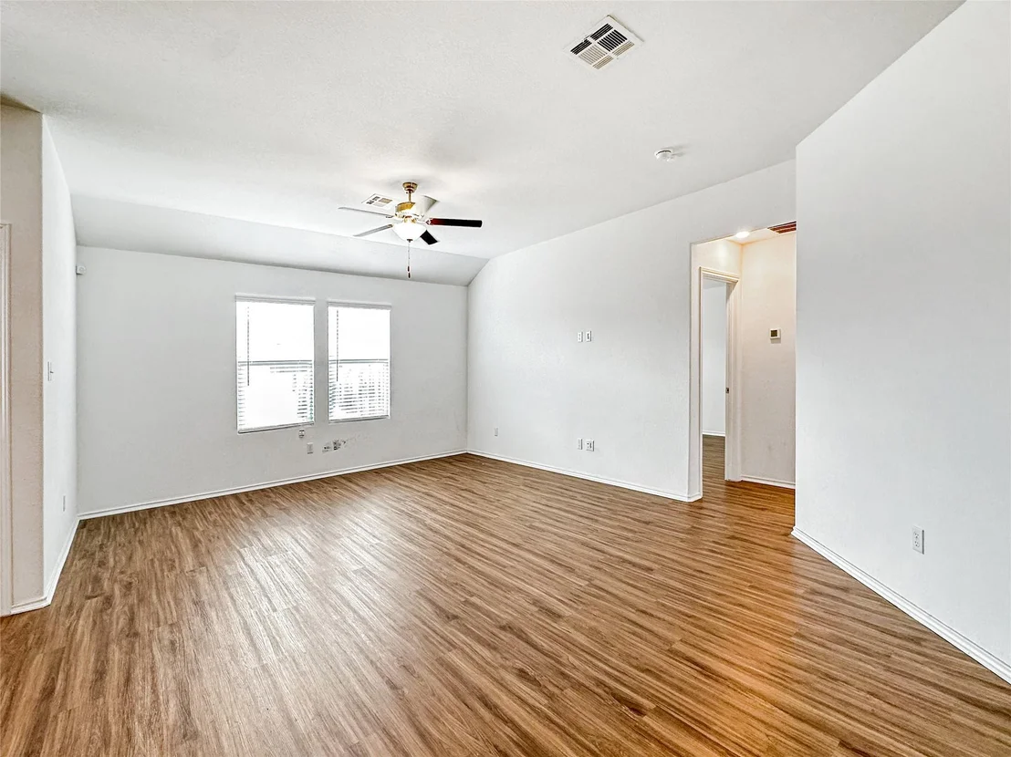 Photo of 621 Milliner LOOP