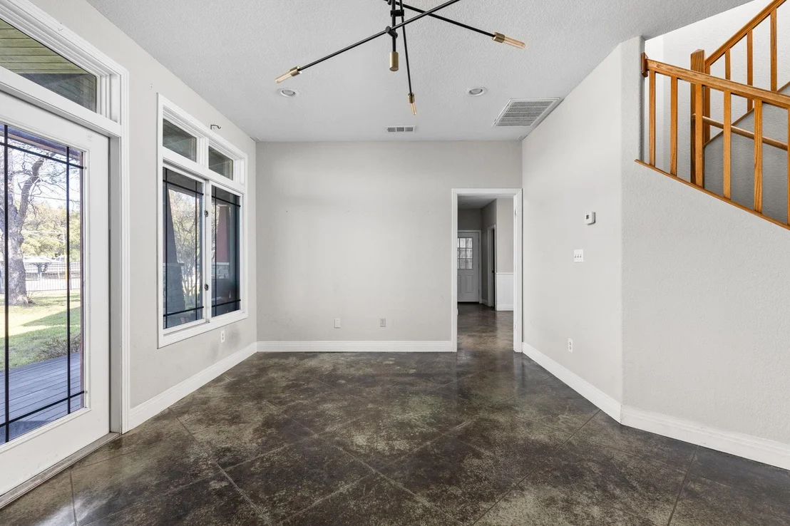 Photo of 2203 Lindell Ave