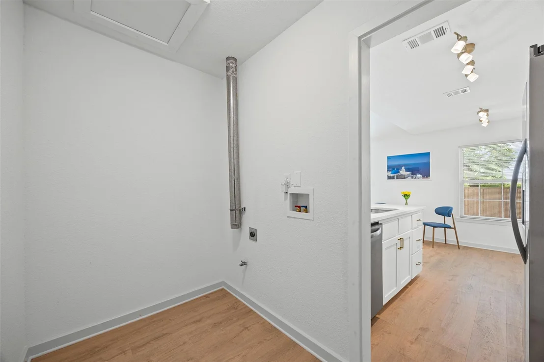 Photo of 5500 Stuart CIR