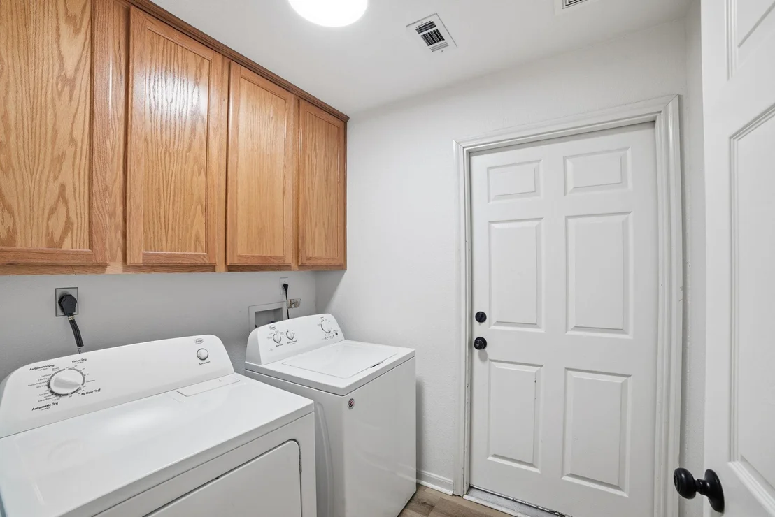 Photo of 104 S Mockingbird CIR
