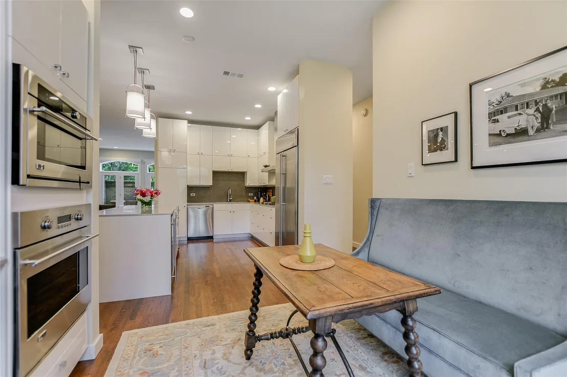 Photo of 3718 Bridle PATH