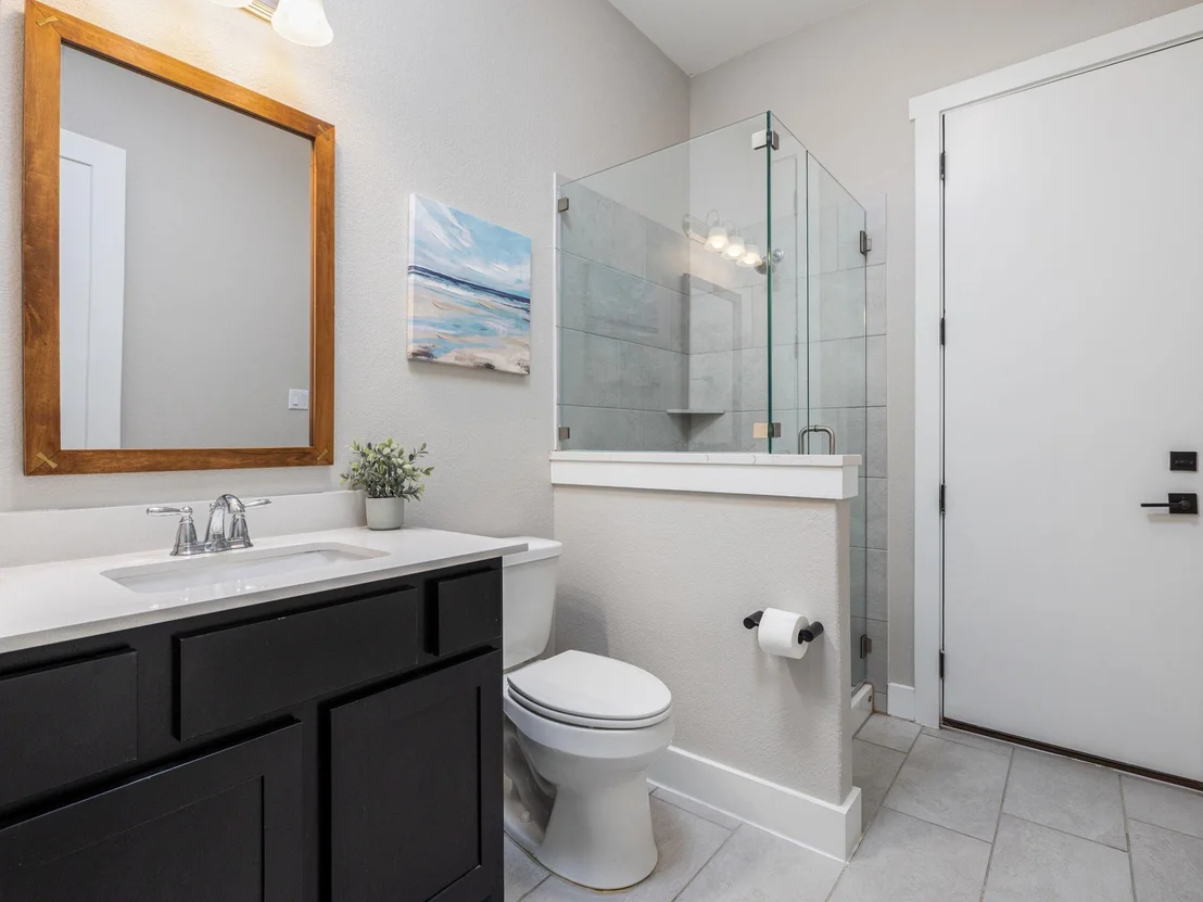 Photo of 901 Clark CV