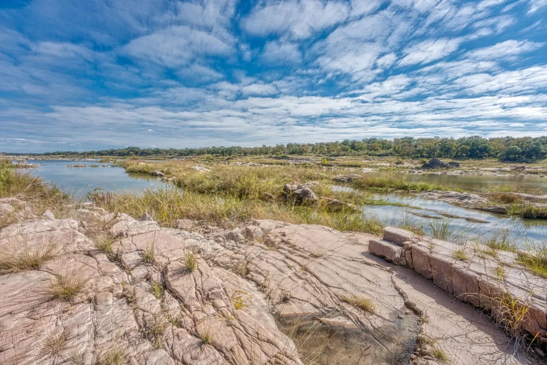 Photo of 103 E Indian Bend RD