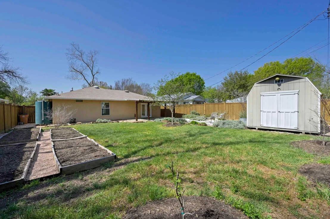 Photo of 1304 Pasadena DR