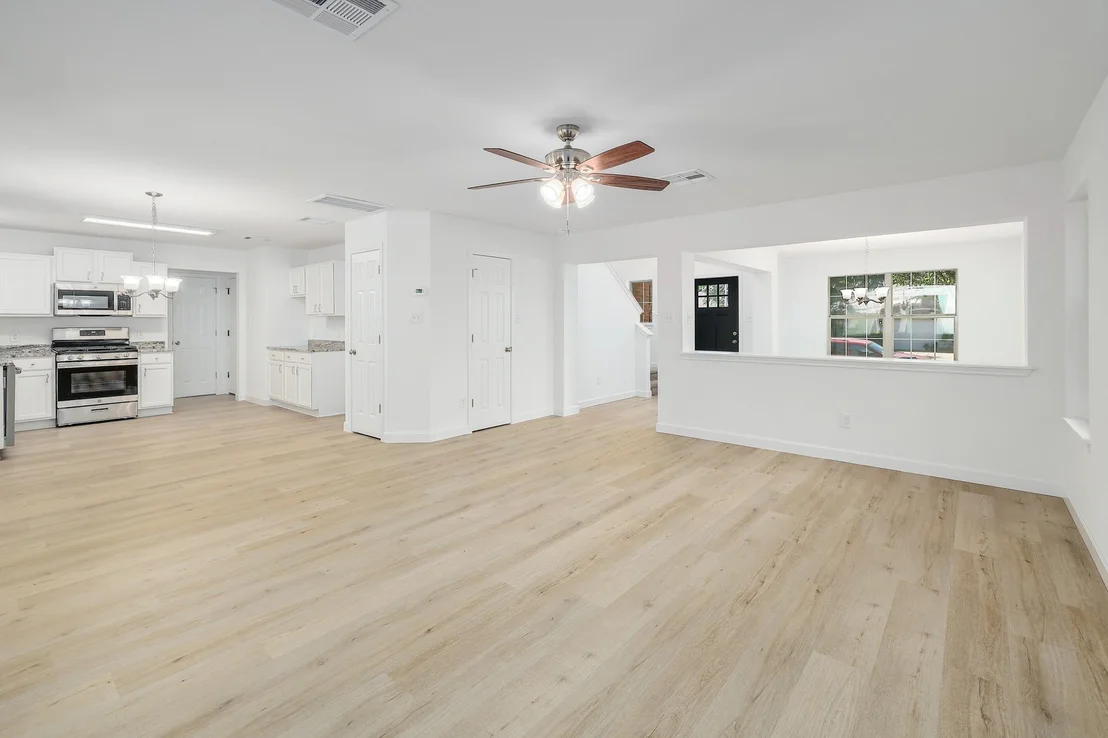 Photo of 709 LOS ROBLES RD