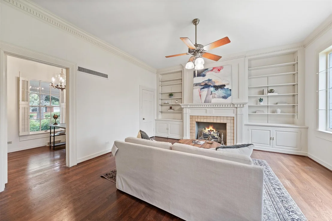 Photo of 516 W Nugent Ave