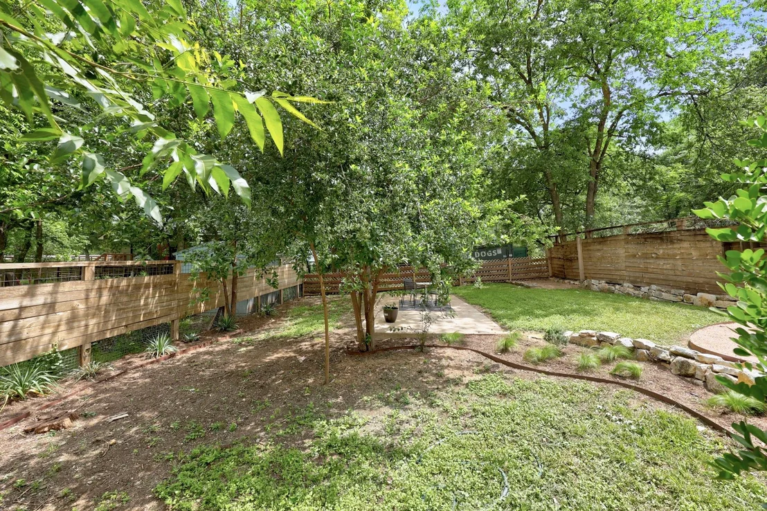 Photo of 2503 Bryan ST