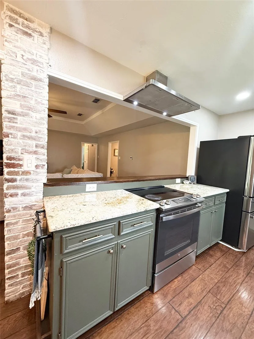 Photo of 405 Erie DR