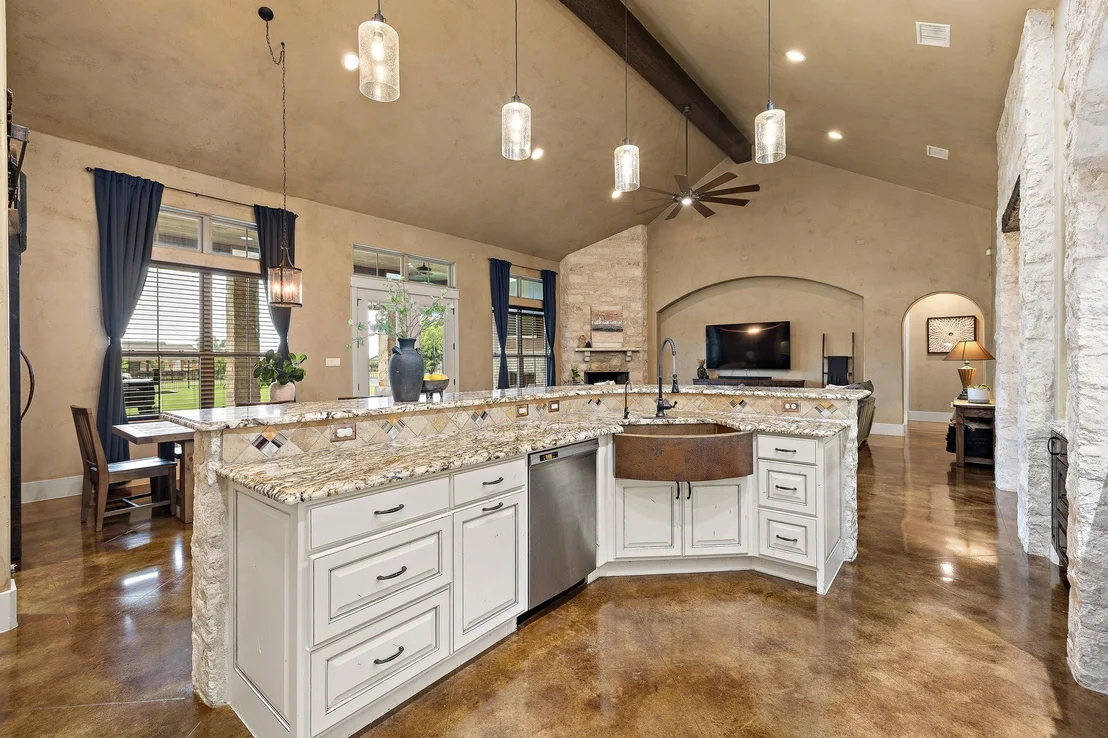 Photo of 201 Eagle Valley LN