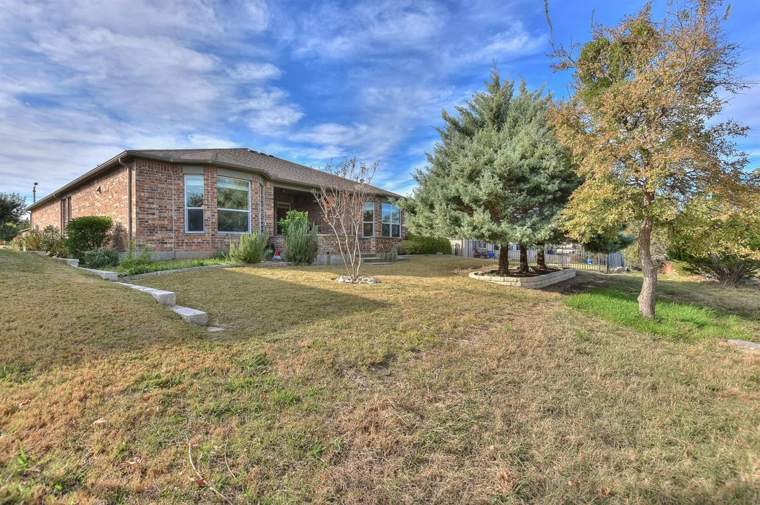Photo of 107 Davis Mountain CIR