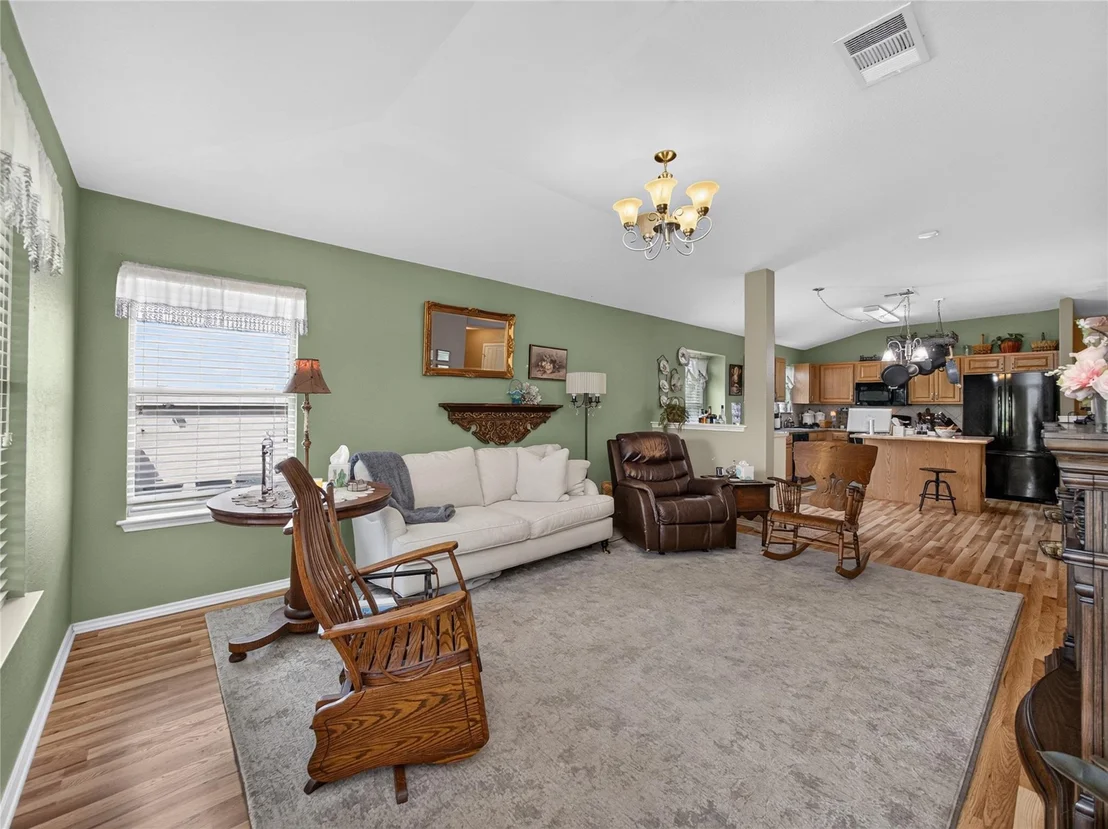 Photo of 427 Buckingham DR