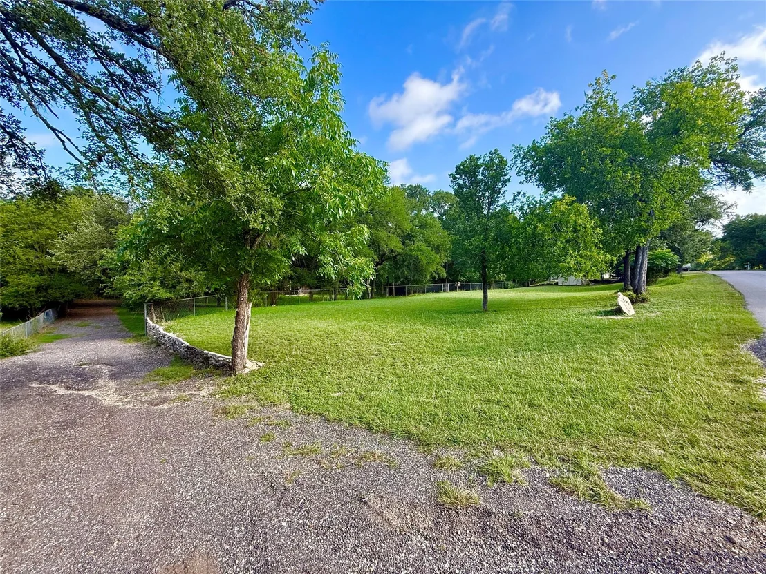 Photo of 909 Center CIR