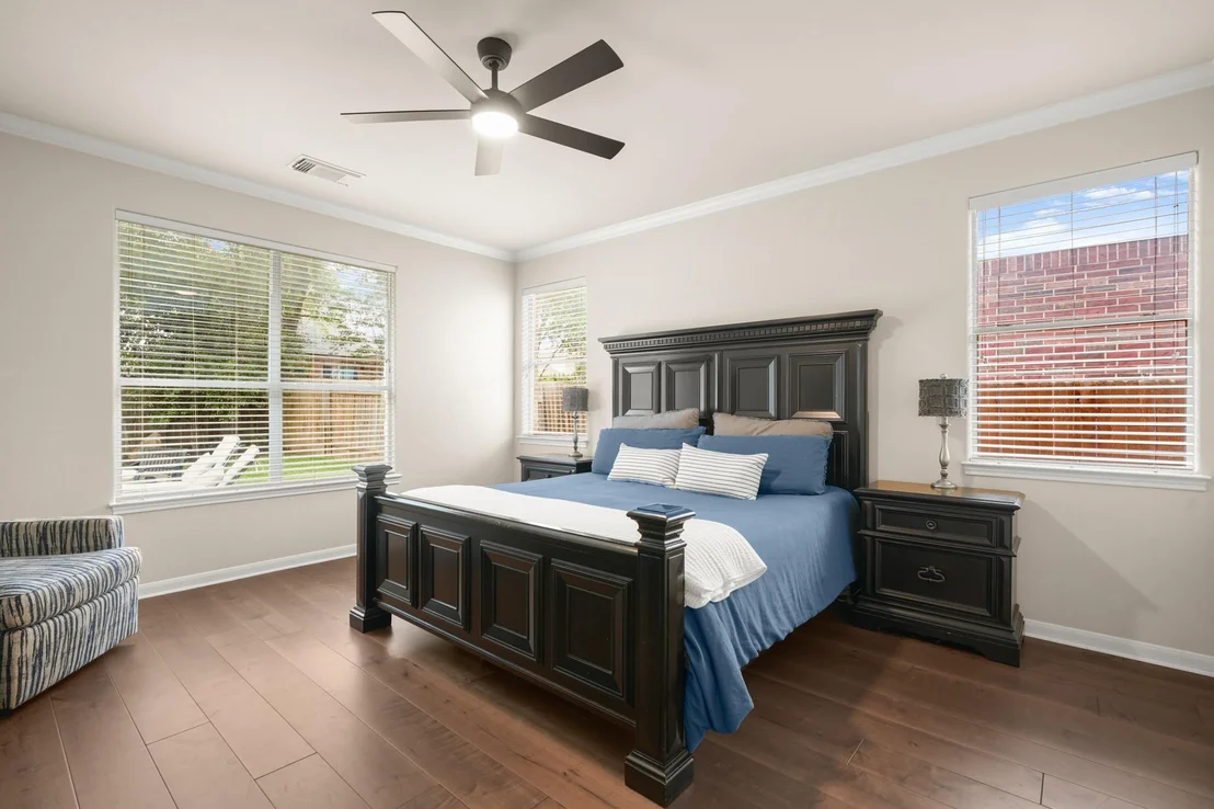 Photo of 606 Victoria DR
