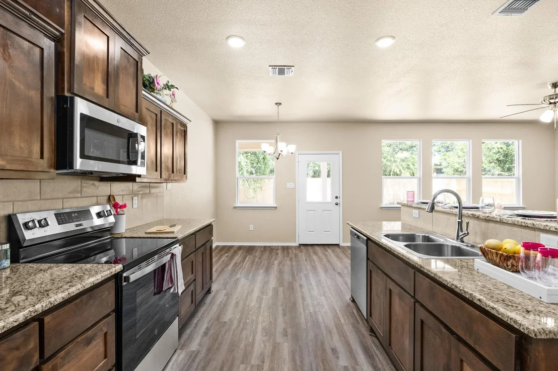 Photo of 1348 Lindsey DR