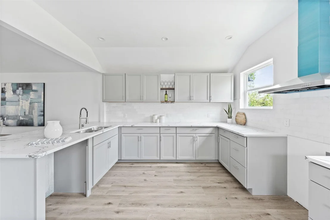 Photo of 1101 W Avenue C