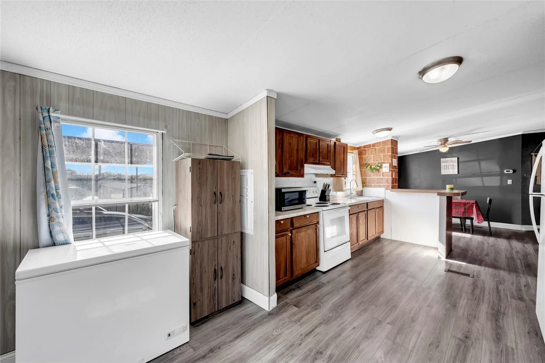 Photo of 700 Hale ST