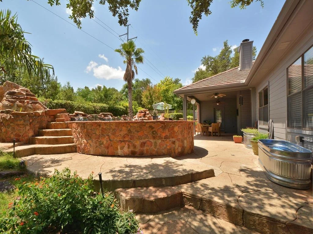 Photo of 111 Crest View DR