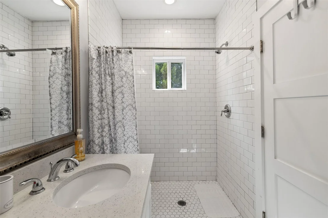 Photo of 810 Kothmann RD