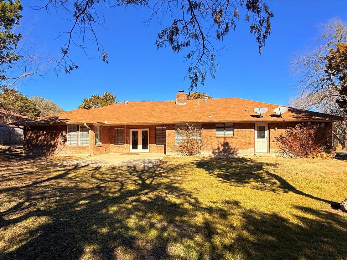 Photo of 2111 Chinaberry CIR