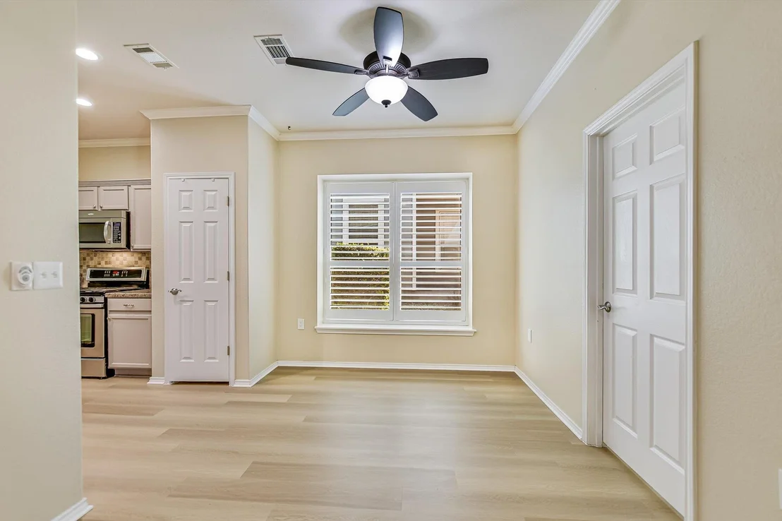 Photo of 215 Bonham LOOP