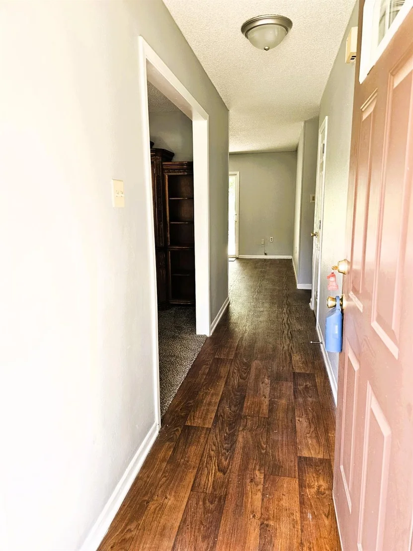 Photo of 917 Edwards ST S