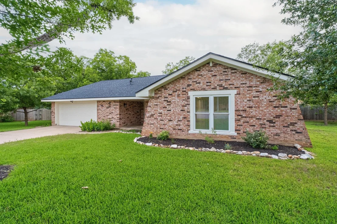 Photo of 4805 Midoak CIR