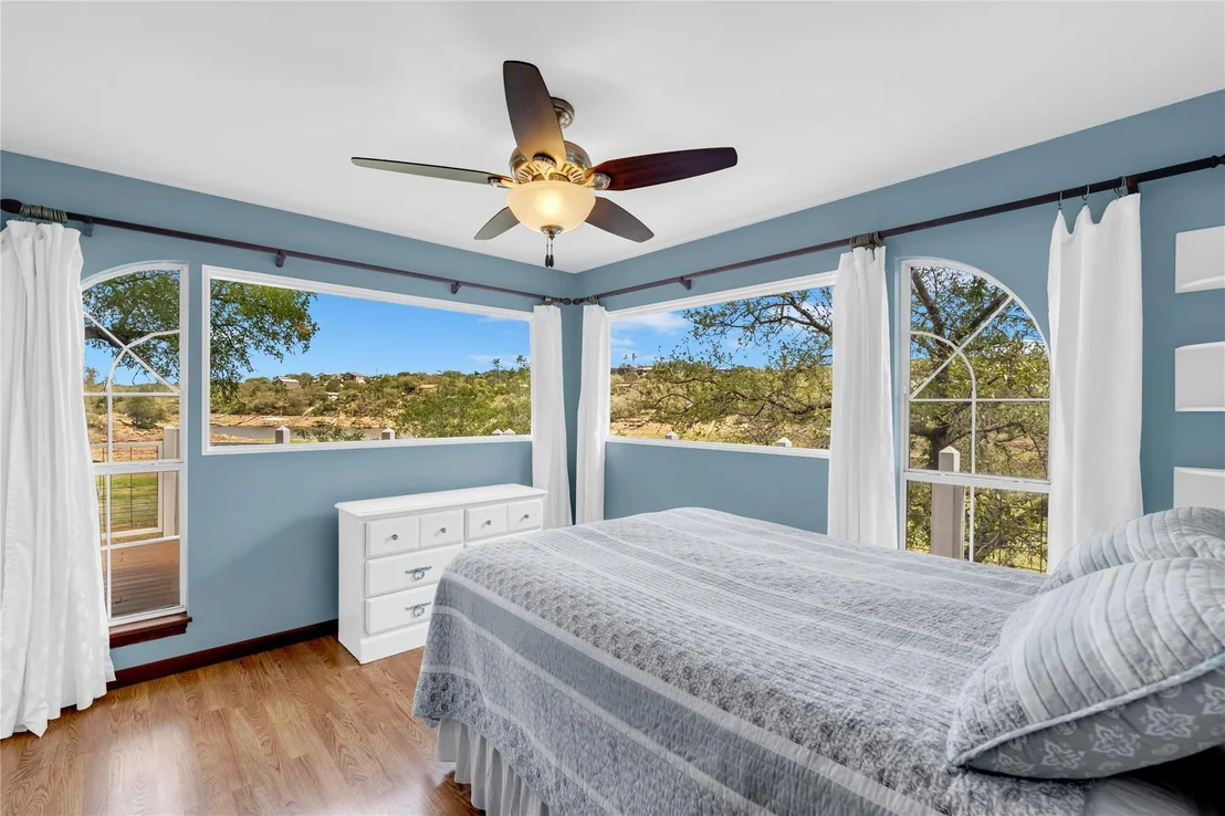 Photo of 1514 Sunset Cliff RD
